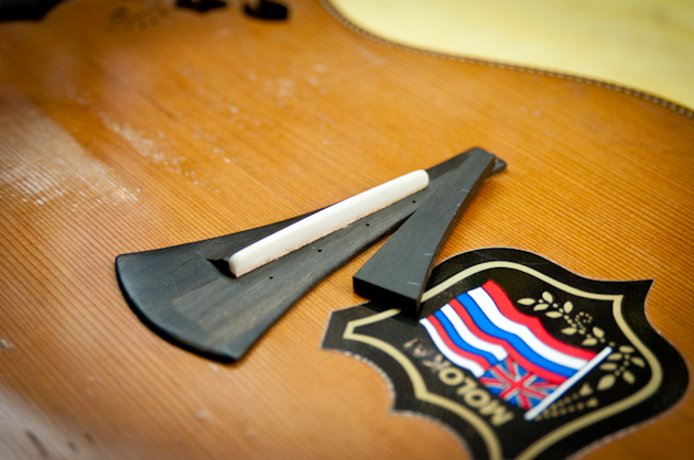 eddie-vedder-ukulele-update-4 Eddie Vedder's ukulele bridge new back