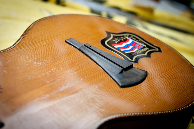 eddie-vedder-ukulele-update-5 Eddie Vedder's ukulele bridge with string holes